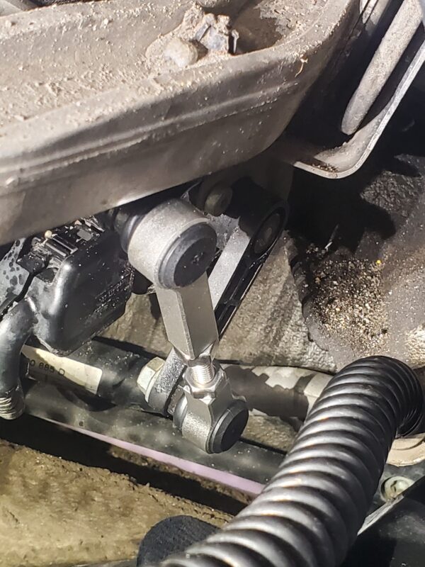 Cayenne front adjustable link