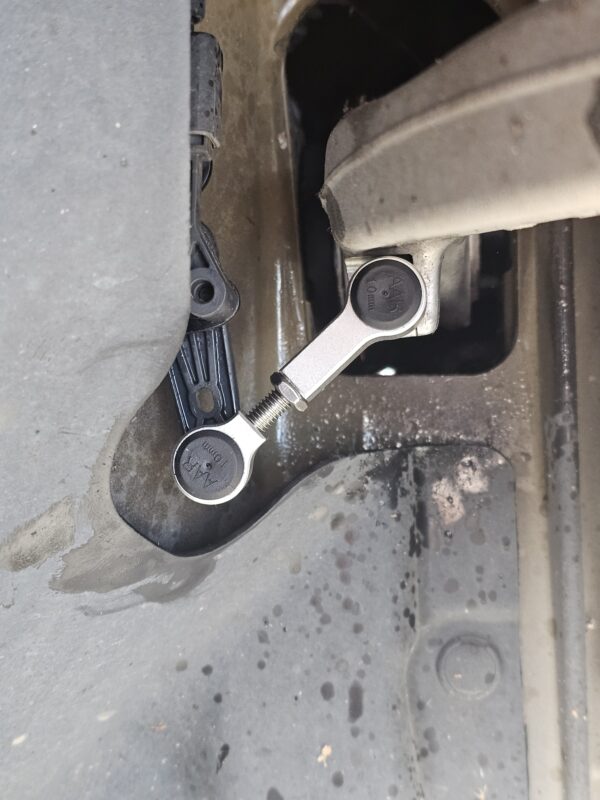 Plaid front adjustable link