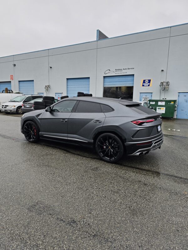 Lowered Lamborghini Urus