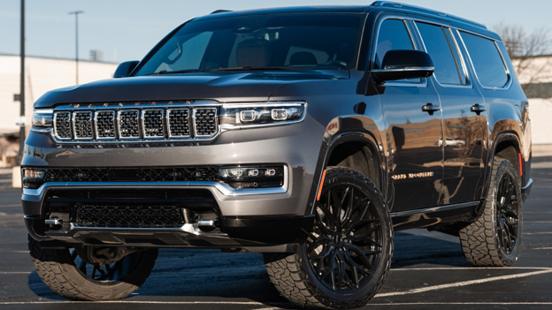 Lifted Jeep Wagoneer